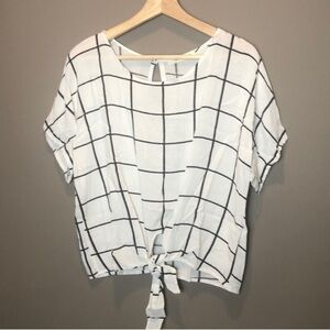 Herinbe Tu Crop Blouse Medium Grid Tie-Front Top
